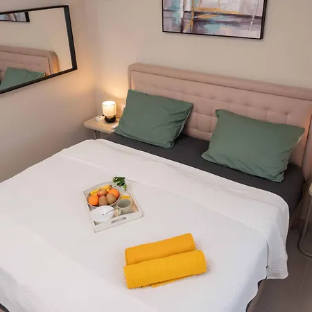 Noah Sea-view Apartment *