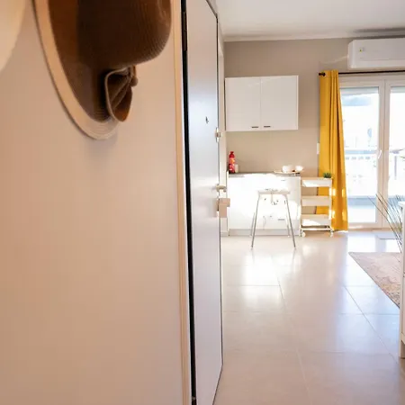 Noah Sea-view Apartment *