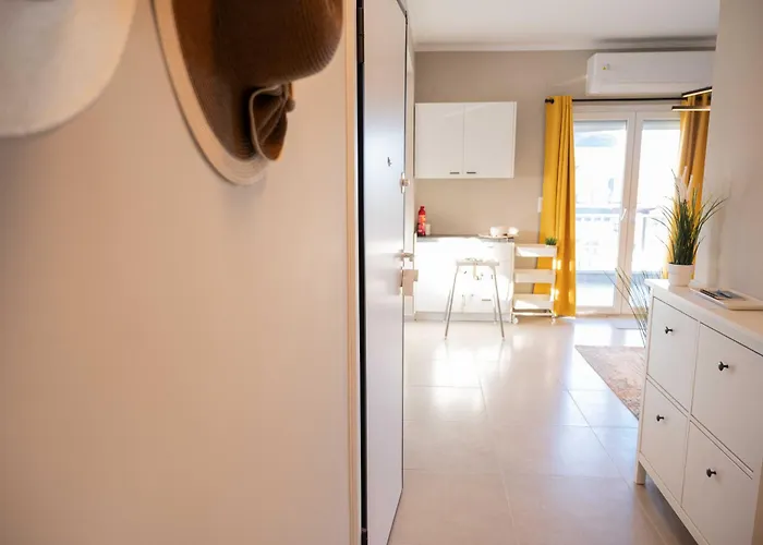 Noah Sea-view Апартаменты