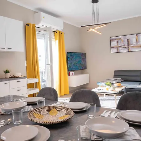 Noah Sea-view Apartment