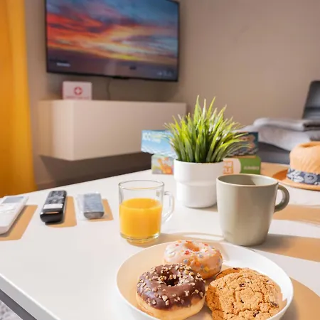 Noah Sea-view דירה