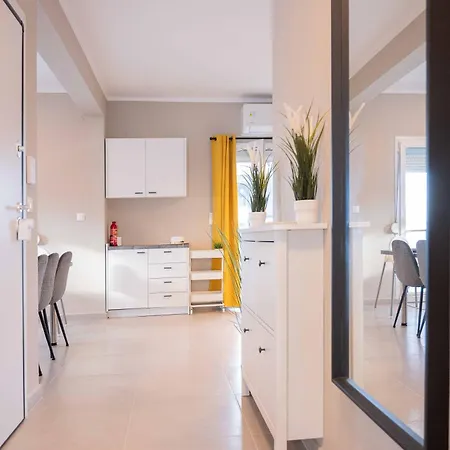 Noah Sea-view דירה